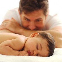 الزرقاء : اب يقتل ابنته الرضيعة في الشارع العام