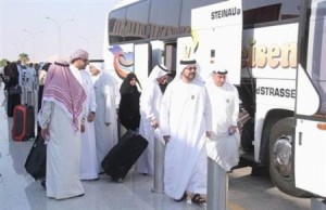 خليجيون يفضلون “تل أبيب” ويصطافون فيها سراً !