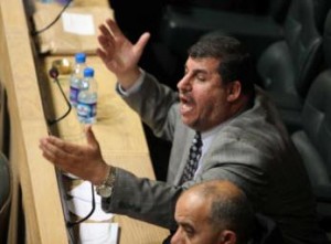 السعود يتهكم: أبو رمان "على الفيسبوك بيعزي"