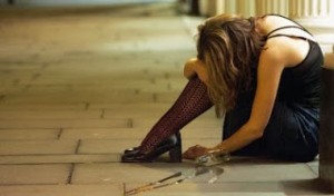 نامت الأم.. فمات طفلها الأول وشل الآخر!