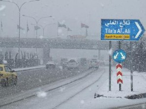 المناطق المتوقع تساقط الثلوج عليها فوق 700 متر