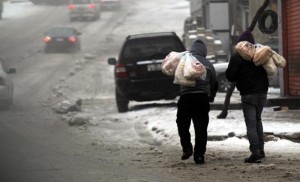 طقس الجمعة: تجدد تساقط الثلوج وبرد قارس