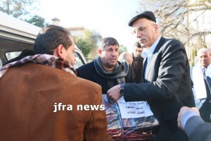 النائب السعود يتبرع بــ 500 بطانية لفقراء المخيمات