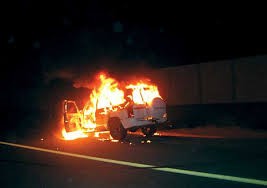 ...انتشار ظاهرة الإعتداء على المركبات وتحطيمها وحرقها ليلاً في اربد!!!