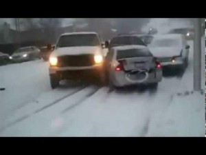 اضرار المركبات المؤمنة إلزامياً خلال "العاصفة" مشمولة بالتغطيات التأمينية