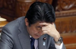 رئيس وزراء اليابان : الفيديو خسيس وأشعر بالغضب الشديد