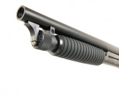 أربعيني ينهي حياة والدته السبعينية بعيار ناري بالخطأ في عمان