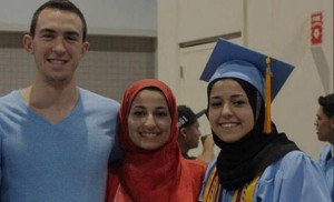 أمريكي يقتل فلسطينيتين وزوج إحداهما على خلفية ديانتهم الإسلامية .. صور