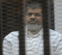 بدء محاكمة أردني مع الرئيس المصري السابق محمد مرسي بتهمة إفشاء وثائق لقطر
