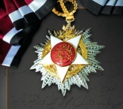 منح زهير النسور نجل رئيس الوزراء عبدالله النسور وسام الاستقلال من الدرجة الأولى