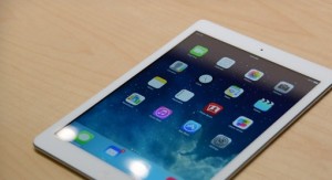 عشرينة تطلب الطلاق لعدم دفع زوجها فاتورة الانترنت وتسقط الدعوى بـايباد