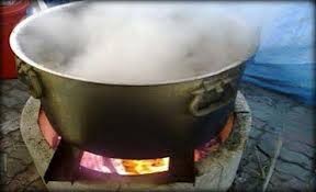 اربد... فتاة تسكب الماء الساخن على والدها اثناء نومة وتدخله المستشفى