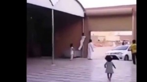 أب يدهس طفلته الرضيعة خطاءً فيتسبب بوفاتها في عجلون