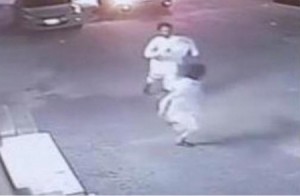 بالفيديو... أم أرسلت إبنها الي البقالة ولم يرجع شاهد لحظة إختطافة