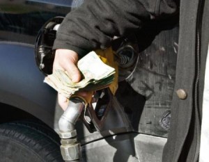 ترجيح تثبيت أسعار المحروقات نهاية الشهر الحالي