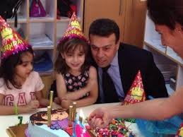 العجلوني يناشد رؤية طفلته (فيديو)