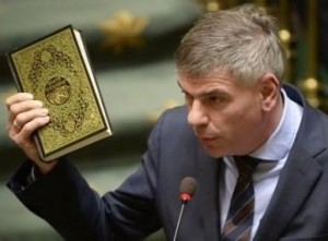 بالصور... من هو الزعيم العربي الذي استقبل المسؤول البلجيكي الذي أهــان القرآن الكريم