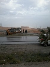 بالصور...انقلاب باص طلاب تابع لمدارس جامعة الزرقاء الأهلية