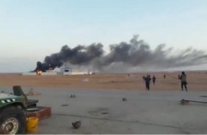 الفيديو ..." داعش " الإرهابي يهاجم مركزاً أمنياً عراقياً على الحدود المتاخمة مع الأردن