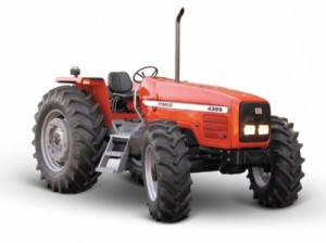 اصابة (3) اشخاص بحادث إنفجار إطار "تراكتور" وارتطامه بمركبة في اربد