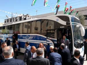 "جت" تنقل الرئيس وطاقمه الوزاري للكرك - صور