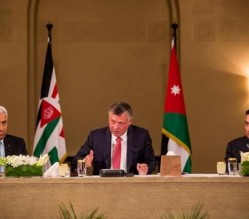 الملك يعاتب النواب لكثرة الغياب وفقدان النصاب