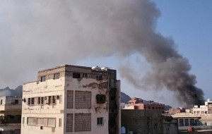 عدن .. معارك شرسة والجثث بالشوارع