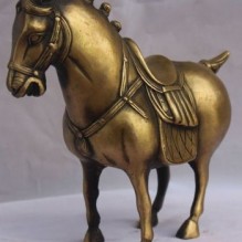 إحباط محاولة بيع "تمثال أثري" و"أسلحة مختلفة" في الرصيفة