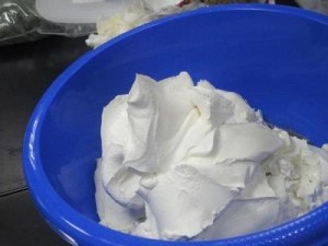 وزير الزراعة يحذّر المواطنين من "لبنة" مسرطنة في الأسواق