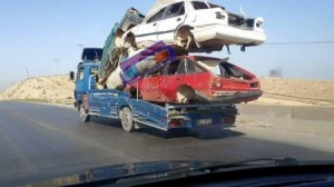 بالصور...اتوستراد المفرق - عمان .. شحن"المشطوب" يهدد الحياة