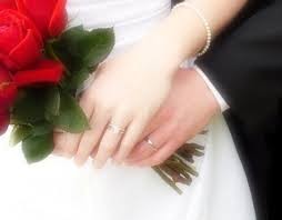 سيدة اردنية تخطب "صديقتها" لـ"زوجها" وتقدم لهم 5 الاف دينار كهدية زواج ..والسبب!!