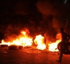 عشرات يحتجون في الأشرفية إثر وفاة قريب لهم بعد القبض عليه بساعات .. وتقرير الطب الشرعي