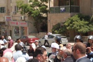 بالصور.... اعتصام معلمي الدبلوم والادارة المعلوماتية أمام وزارة التربية والتعليم