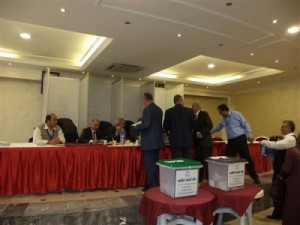 شغب وتحطيم جهاز الفرز الالكتروني اثناء فرز نتائج انتخابات المحامين وتواجد لقوات الدرك