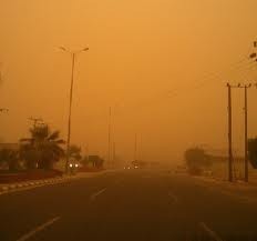 بالتفاصيل...عاصفة رملية قوية تؤثر على حركة السير في عدة طرق خارجية بالأردن