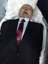 بالصور .. طارق عزيز من داخل التابوت