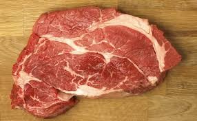 مول شهير بعمان يطلب من موظفية إعادة تغليف " اللحم" ليصبح تاريخ انتاجها "اليوم بدلا من أمس"!!