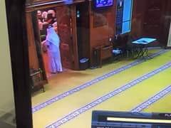 بالفيديو والصور ...كاميرا المراقبة تكشف مفجر مسجد الشيعة بالكويت ... شاهد من هو ؟؟