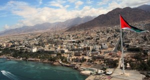 ملابس العيد عالقة في العقبة