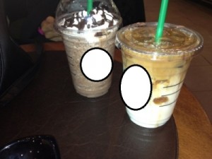 بالصور.."كافيه" شهير في عبدون يبيع القهوة والنسكافية "نهاراً وينتهك حرمة رمضان!!