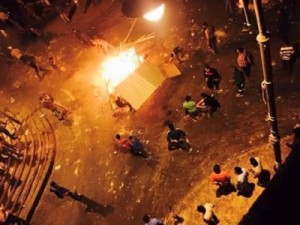 أضرار واسعة إثر الاشتباكات التي وقعت بين قوات الدرك وأصحاب البسطات في الكرك