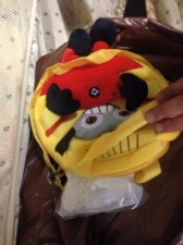 المطار..ضبط نصف مليون حبة مخدرة بحقائب اطفال