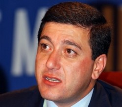 رئيس الديوان الملكي الأسبق "باسم عوض الله" يظهر في خبر رسمي