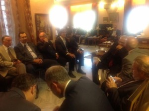 شاهد ماذا طلب الطبيب المعروف رامي أنيس الايراني من نسيبه الذي جاء لخطبة أبنته