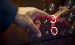 التزوير وصل لمواصفات المصاعد.. ووقائي شمال عمان يضبط الجناة