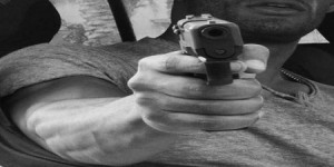 عائلة تدعي خطف ابنها من قبل ٤ أشخاص ملثمين بلباس الدرك في الجبيهة ... والامن : روايات متضاربة ..!