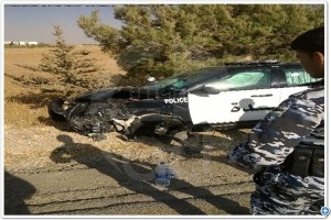 بالصور .. 4 اصابات في حادث سير بين دورية شرطة ومركبة خاصة في الكرك