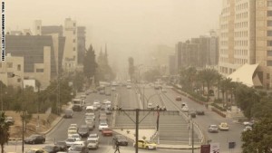 عاصفة رملية "قاتلة" تجتاح الشرق الأوسط.. 3 وفيات بلبنان وتعطيل مدارس ومطارات بالأردن والسعودية ومصر