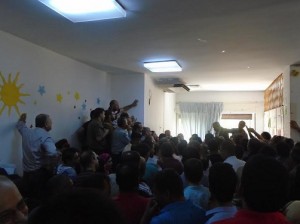 معلمو سكن كريم يطالبون بفتح تحقيق ..