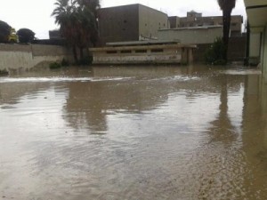 غرق مدرسة القاضي اياس الاساسية في سحاب .. صور